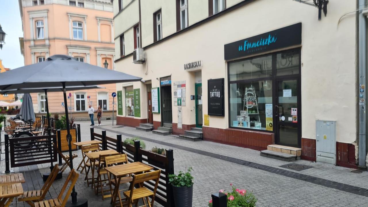 Raciborska Royal Apartment - Miejsce Parkingowe Na Parkingu Strzezonym Gliwice Exterior photo