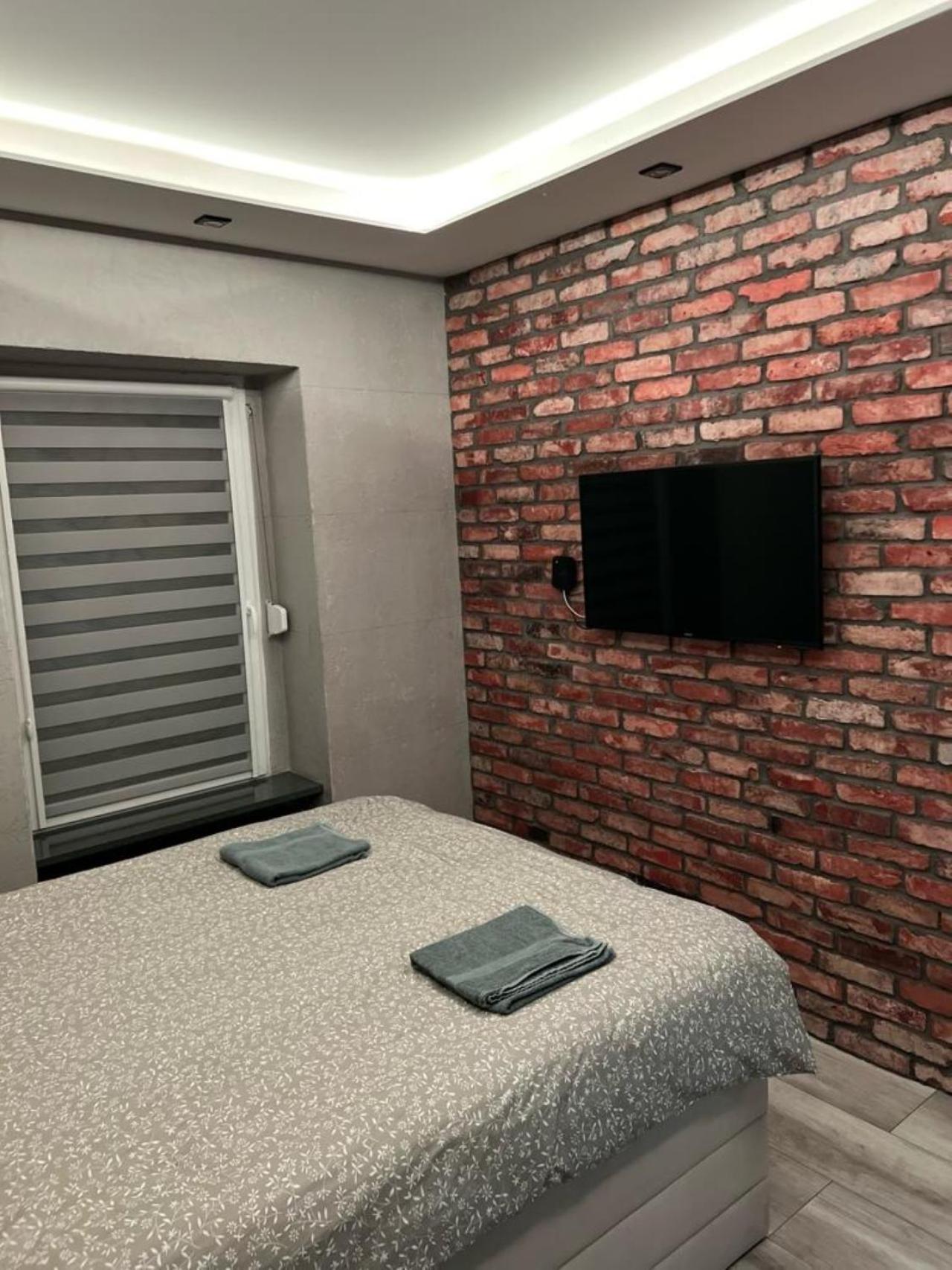 Raciborska Royal Apartment - Miejsce Parkingowe Na Parkingu Strzezonym Gliwice Exterior photo