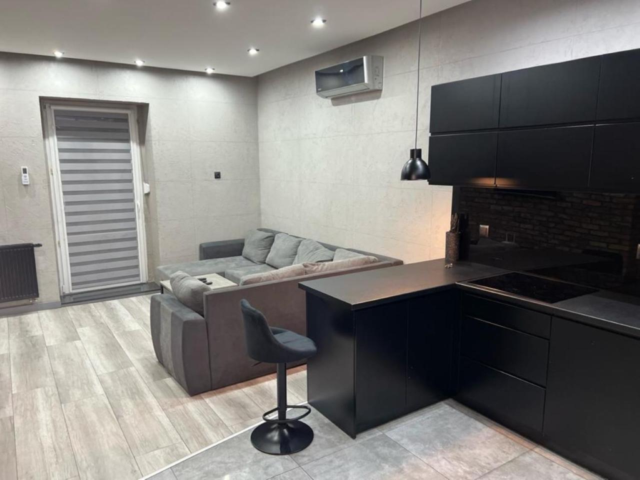 Raciborska Royal Apartment - Miejsce Parkingowe Na Parkingu Strzezonym Gliwice Exterior photo